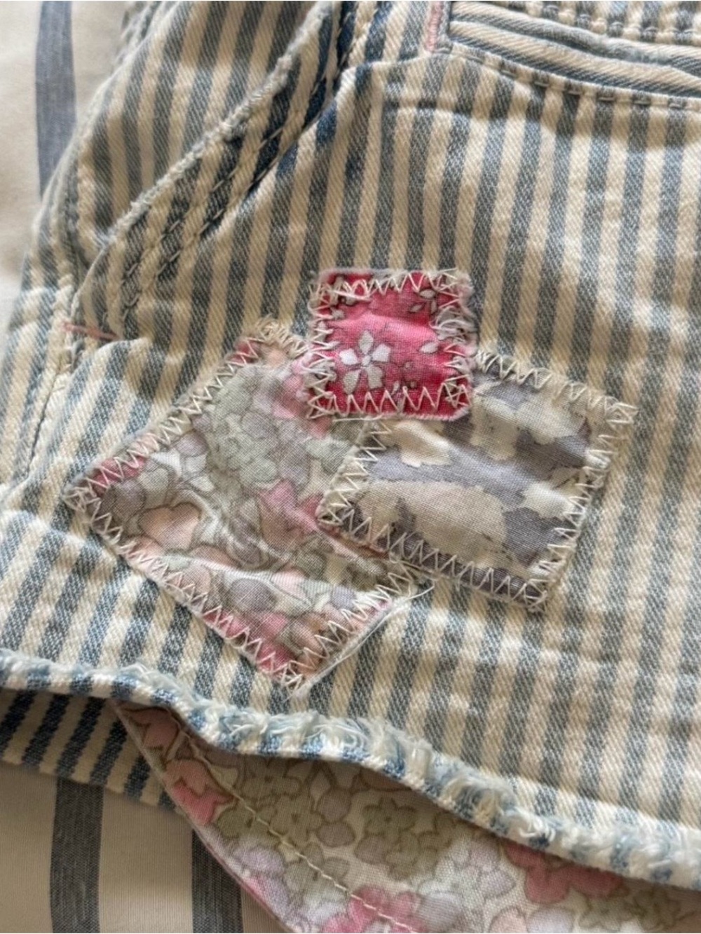 American Eagle Outfitters Striped Blue & White Shorts with Cute Patchwork - Picture 4 of 8